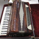 657 2009 PIANO ACCORDION